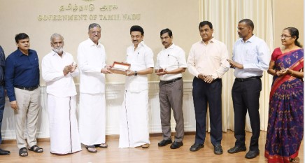 தஞ்சாவூர் அரண்மனை தேவஸ்தான கோவில்களுக்கு ரூ.3 கோடி நிதி: முதலமைச்சர் மு.க.ஸ்டாலின் வழங்கினார் தஞ்சாவூர் அரண்மனை தேவஸ்தான கோவில்களுக்கு ரூ.3 கோடி நிதி: முதலமைச்சர் மு.க.ஸ்டாலின் வழங்கினார்