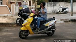 சிறுவர்கள் வாகனங்களை ஓட்டினால் பெற்றோர் சிறை சிறுவர்கள் வாகனங்களை ஓட்டினால் பெற்றோர் சிறை