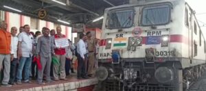 thejas express train