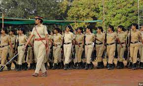 தமிழக காவல் துறையில் பொன் விழா காணும் பெண் போலீசார்-முதலமைச்சர் விருதுகள் வழங்க ஏற்பாடு தமிழக காவல் துறையில் பொன் விழா காணும் பெண் போலீசார்-முதலமைச்சர் விருதுகள் வழங்க ஏற்பாடு