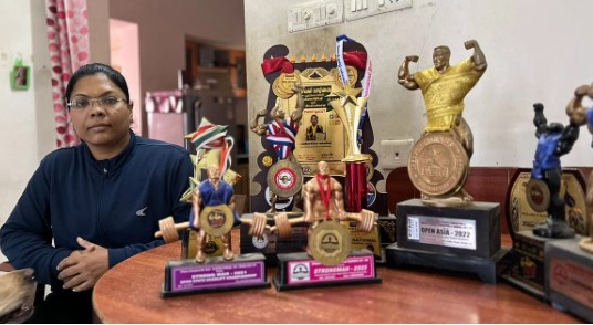 மகளிர் ஸ்பெஷல் : வேதனைகளை சாதனைகளாக்கிய 42 வயது இரும்பு பெண் வெரோனிகா மகளிர் ஸ்பெஷல் : வேதனைகளை சாதனைகளாக்கிய 42 வயது இரும்பு பெண் வெரோனிகா
