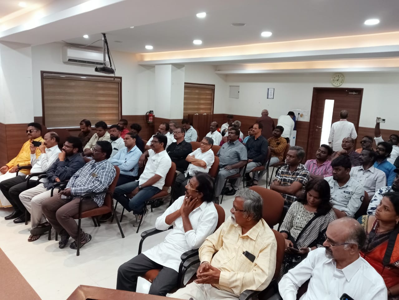 Pongal Gift Package to Chennai Press Club Members - The Hindu Daily Former Union President E. Gopal