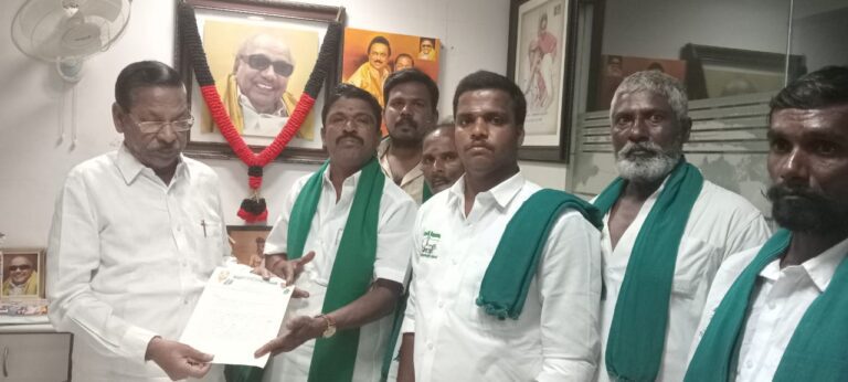 விவசாயிகள் விரோத பா.ஜ.க.வை தோற்கடிக்க திமுக.விற்கு ஆதரவு : எஸ். ஆர்.பாரதியிடம் தமிழக உழவர் உழைப்பாளர் கட்சி தலைவர் வேல் முருகன் கடிதம் விவசாயிகள் விரோத பா.ஜ.க.வை தோற்கடிக்க திமுக.விற்கு ஆதரவு : எஸ். ஆர்.பாரதியிடம் தமிழக உழவர் உழைப்பாளர் கட்சி தலைவர் வேல் முருகன் கடிதம்