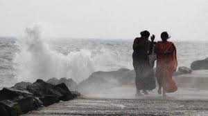 சூறாவளிக் காற்று : மீனவர்கள் கடலுக்கு செல்ல தடை – சென்னை வானிலை ஆய்வு மையம் எச்சரிக்கை சூறாவளிக் காற்று : மீனவர்கள் கடலுக்கு செல்ல தடை – சென்னை வானிலை ஆய்வு மையம் எச்சரிக்கை