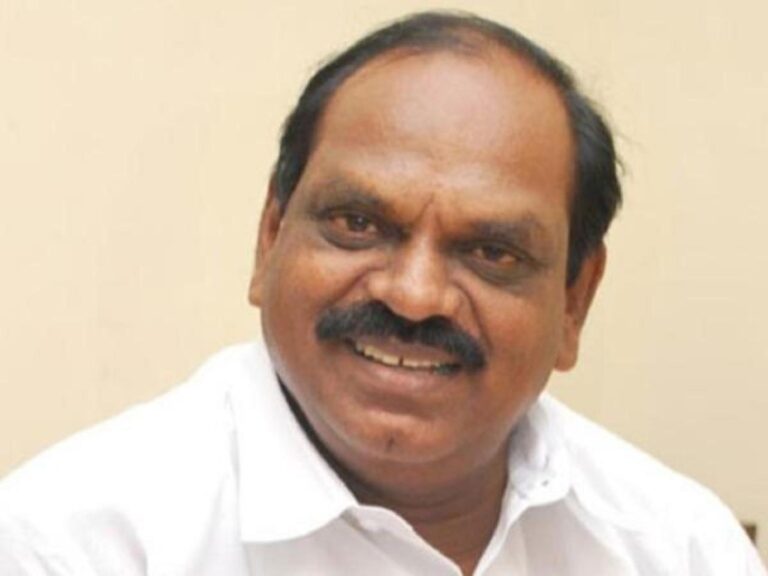 அதிமுக முன்னாள் அமைச்சர் வைத்திலிங்கத்துக்கு சொந்தமான இடங்களில் அமலாக்கத் துறையினர் சோதனை அதிமுக முன்னாள் அமைச்சர் வைத்திலிங்கத்துக்கு சொந்தமான இடங்களில் அமலாக்கத் துறையினர் சோதனை