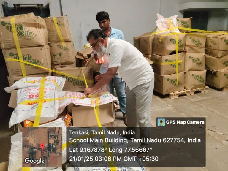 சங்கரன்கோவிலில் குடோனில் பெட்டி பெட்டியாக பதுக்கி வைக்கப்பட்டிருந்த காலாவதியான குழந்தைகள் பிஸ்கட் பறிமுதல் சங்கரன்கோவிலில் குடோனில் பெட்டி பெட்டியாக பதுக்கி வைக்கப்பட்டிருந்த காலாவதியான குழந்தைகள் பிஸ்கட் பறிமுதல்
