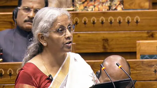 2025-26 நிதியாண்டுக்கான மத்திய பட்ஜெட்டை தாக்கல் செய்தார் நிதியமைச்சர் 2025-26 நிதியாண்டுக்கான மத்திய பட்ஜெட்டை தாக்கல் செய்தார் நிதியமைச்சர்