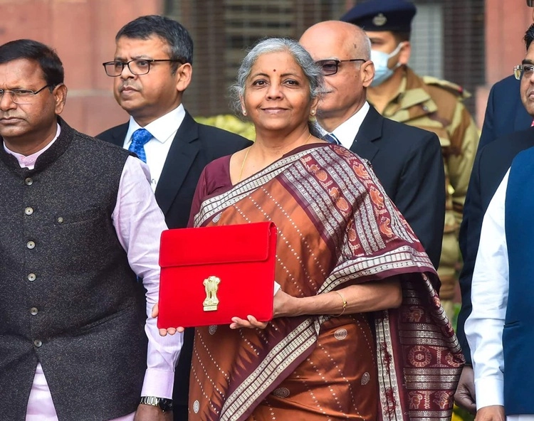 மத்திய பட்ஜெட் 2025-26 : 36 மருந்துகளுக்கு சுங்க வரி விலக்கு ;முக்கிய துறைகளுக்கு நிதி ஒதுக்கீடு மத்திய பட்ஜெட் 2025-26 : 36 மருந்துகளுக்கு சுங்க வரி விலக்கு ;முக்கிய துறைகளுக்கு நிதி ஒதுக்கீடு
